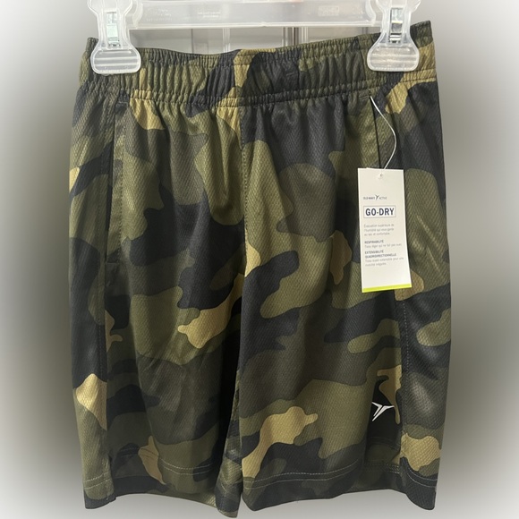 Old Navy Go Dry Green Camo Shorts, Boys Small (6/7) - Picture 3 of 4